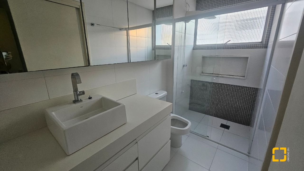 Apartamento com 100m², 4 quartos (sendo 1 suíte), 1 garagem, no bairro Centro em Florianópolis