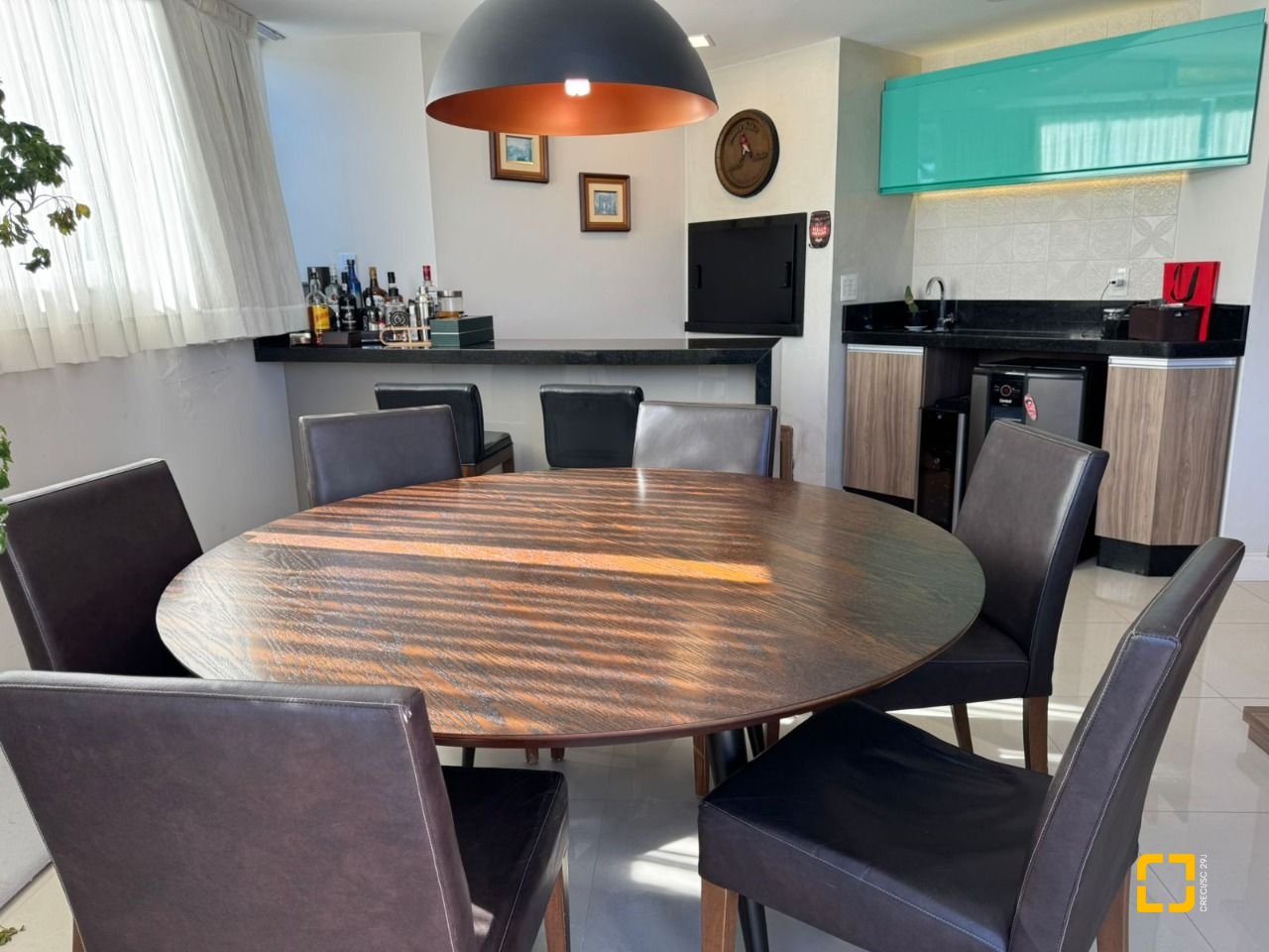 Cobertura com 199m², 4 quartos (sendo 1 suíte), 2 garagens, no bairro Lagoa da Conceição em Florianópolis