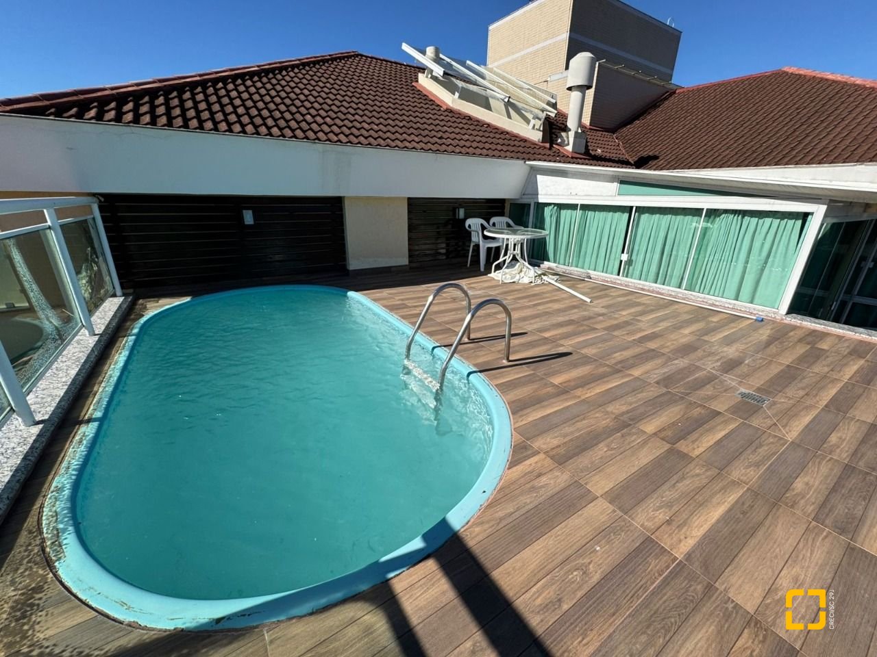 Cobertura com 199m², 4 quartos (sendo 1 suíte), 2 garagens, no bairro Lagoa da Conceição em Florianópolis