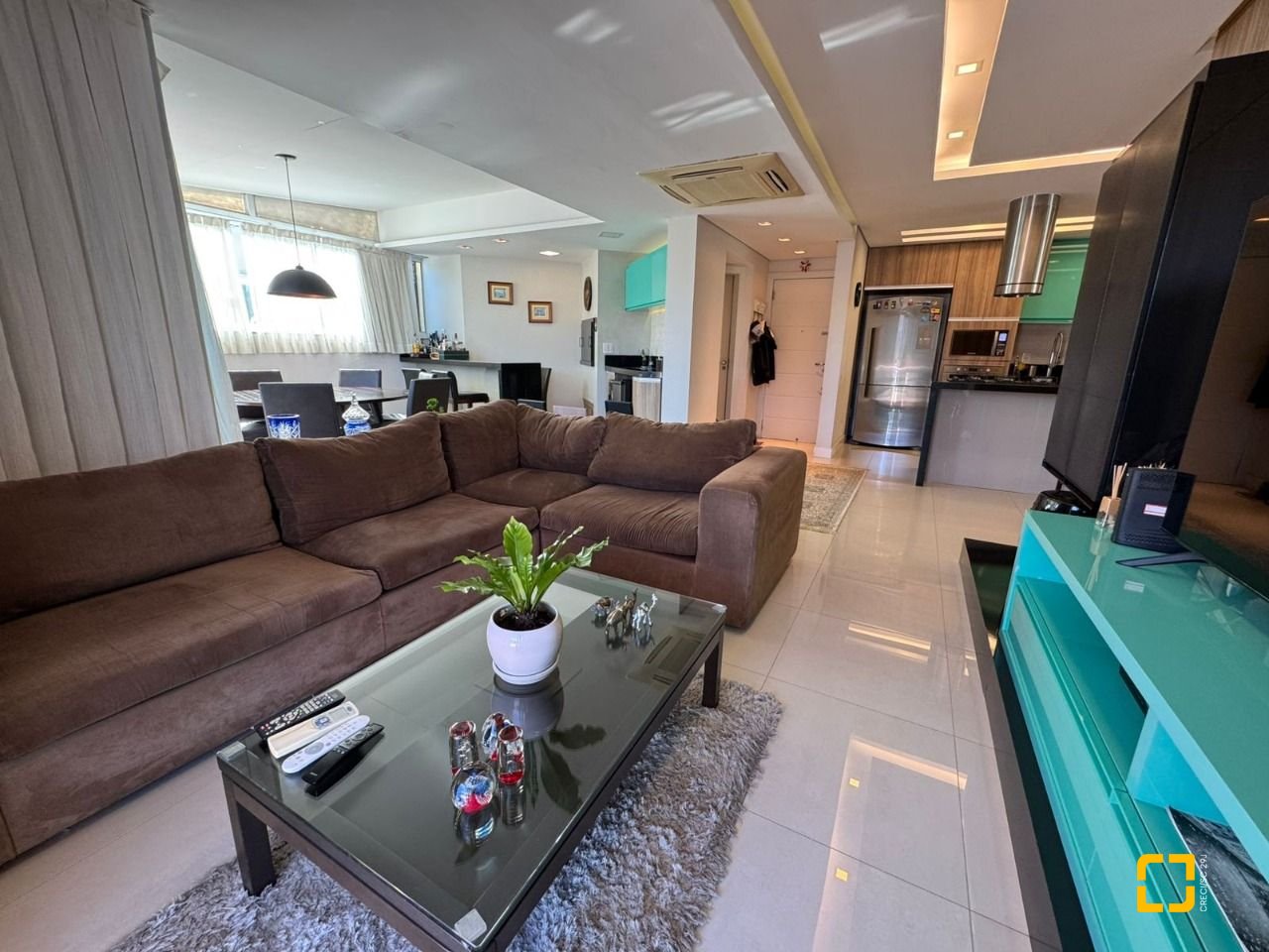 Cobertura com 199m², 4 quartos (sendo 1 suíte), 2 garagens, no bairro Lagoa da Conceição em Florianópolis