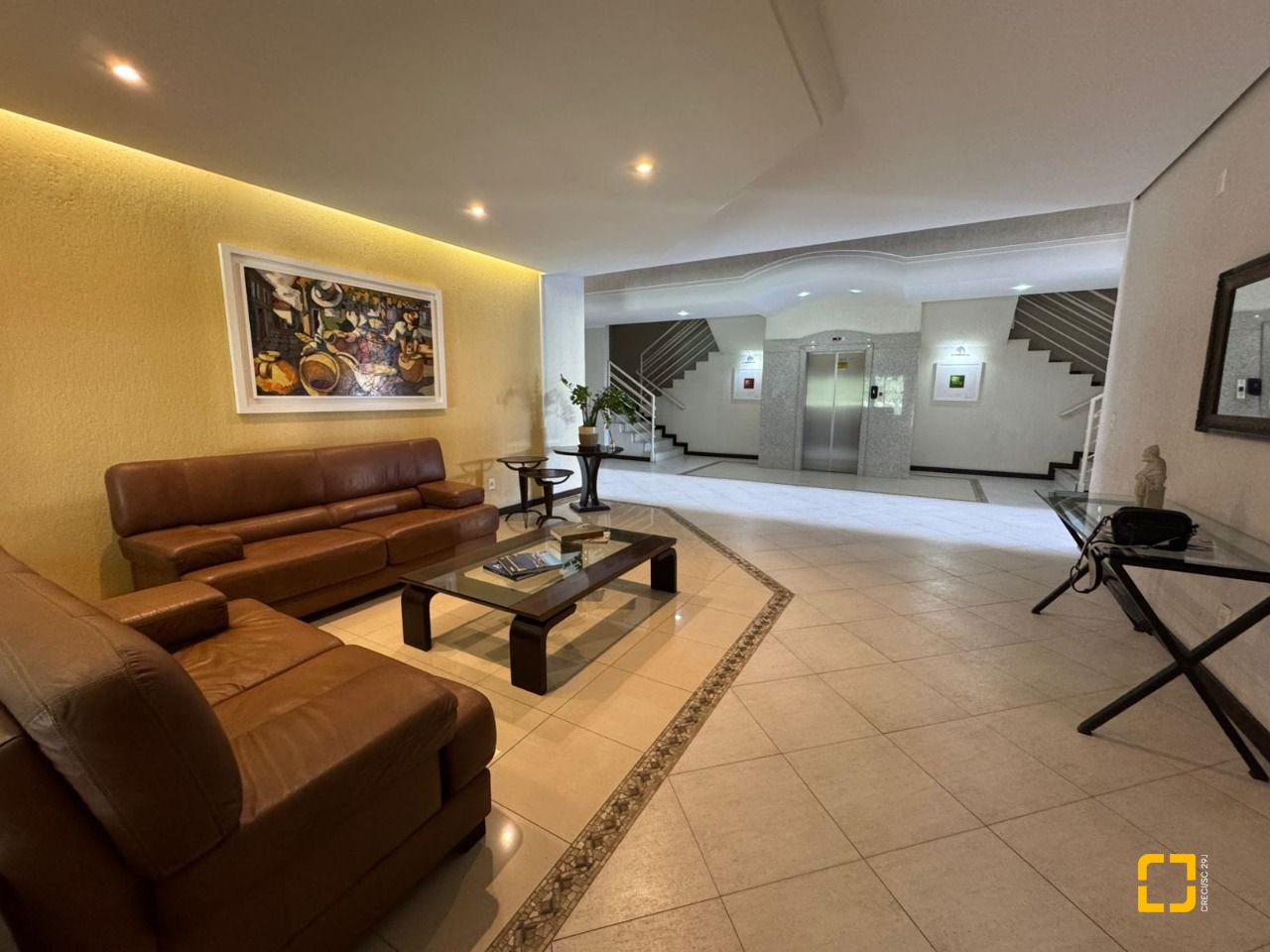 Cobertura com 199m², 4 quartos (sendo 1 suíte), 2 garagens, no bairro Lagoa da Conceição em Florianópolis