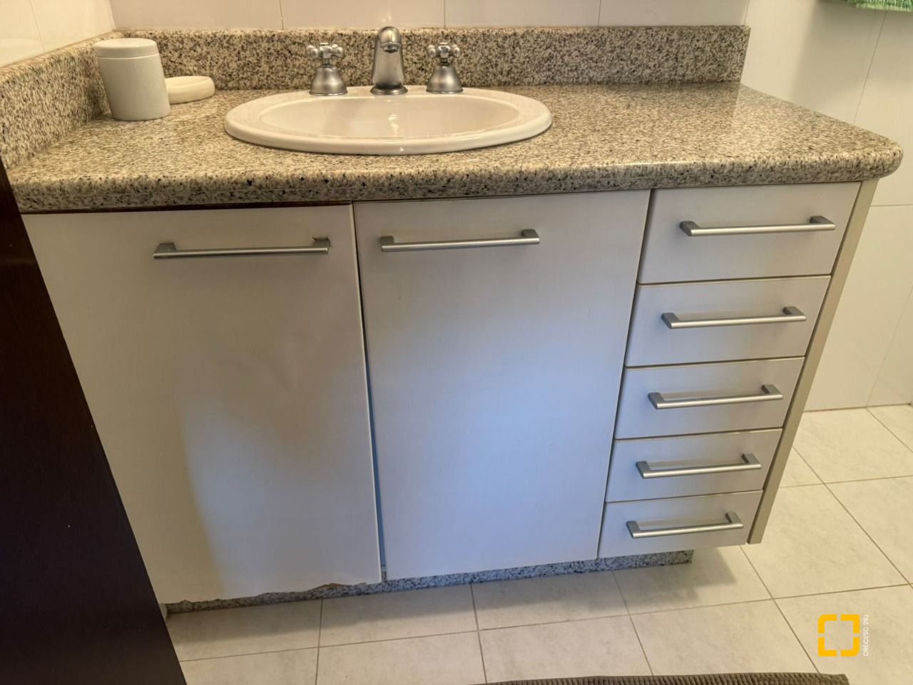 Cobertura com 199m², 3 quartos (sendo 1 suíte), 2 garagens, no bairro Lagoa da Conceição em Florianópolis
