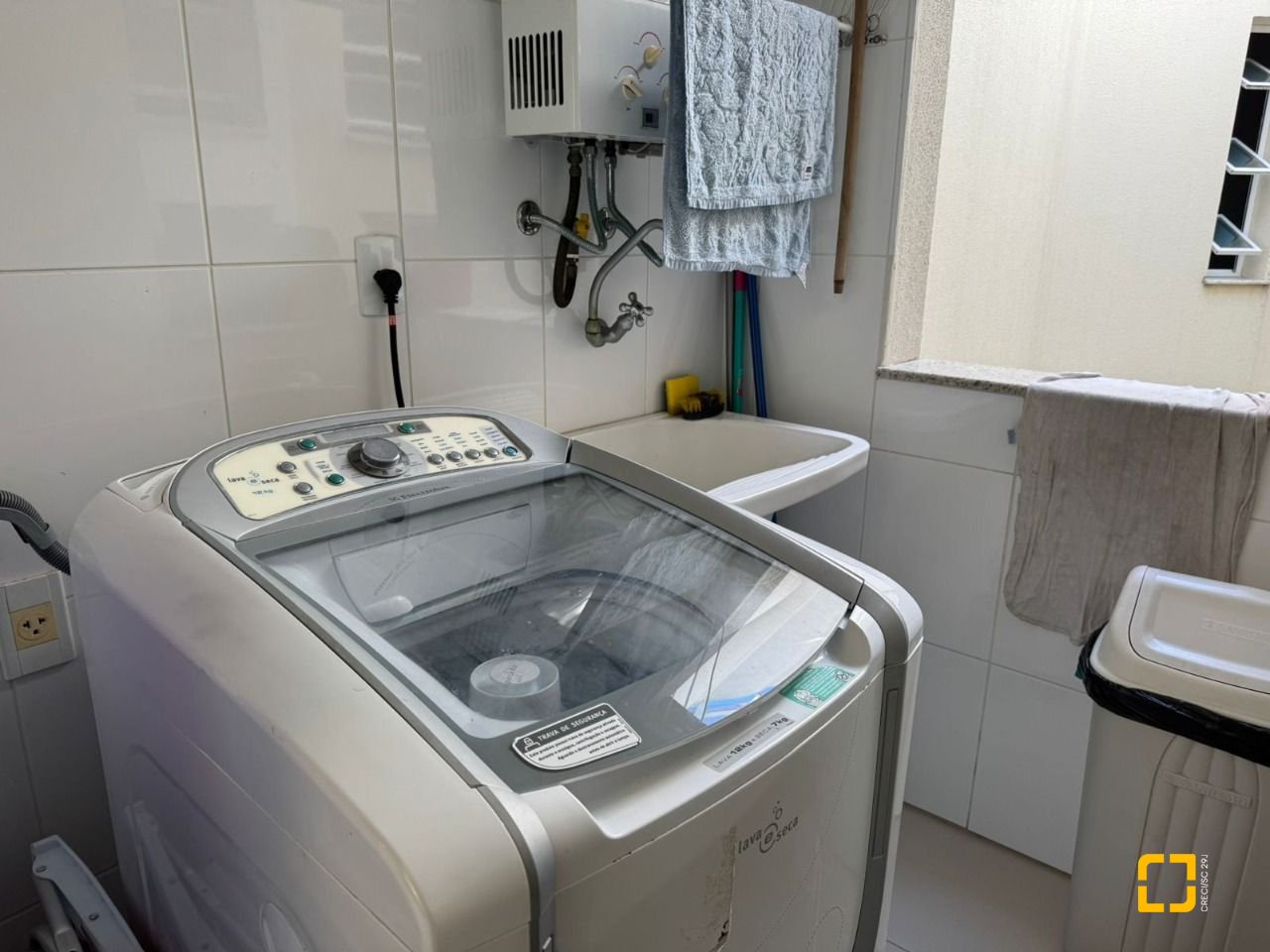 Cobertura com 199m², 3 quartos (sendo 1 suíte), 2 garagens, no bairro Lagoa da Conceição em Florianópolis