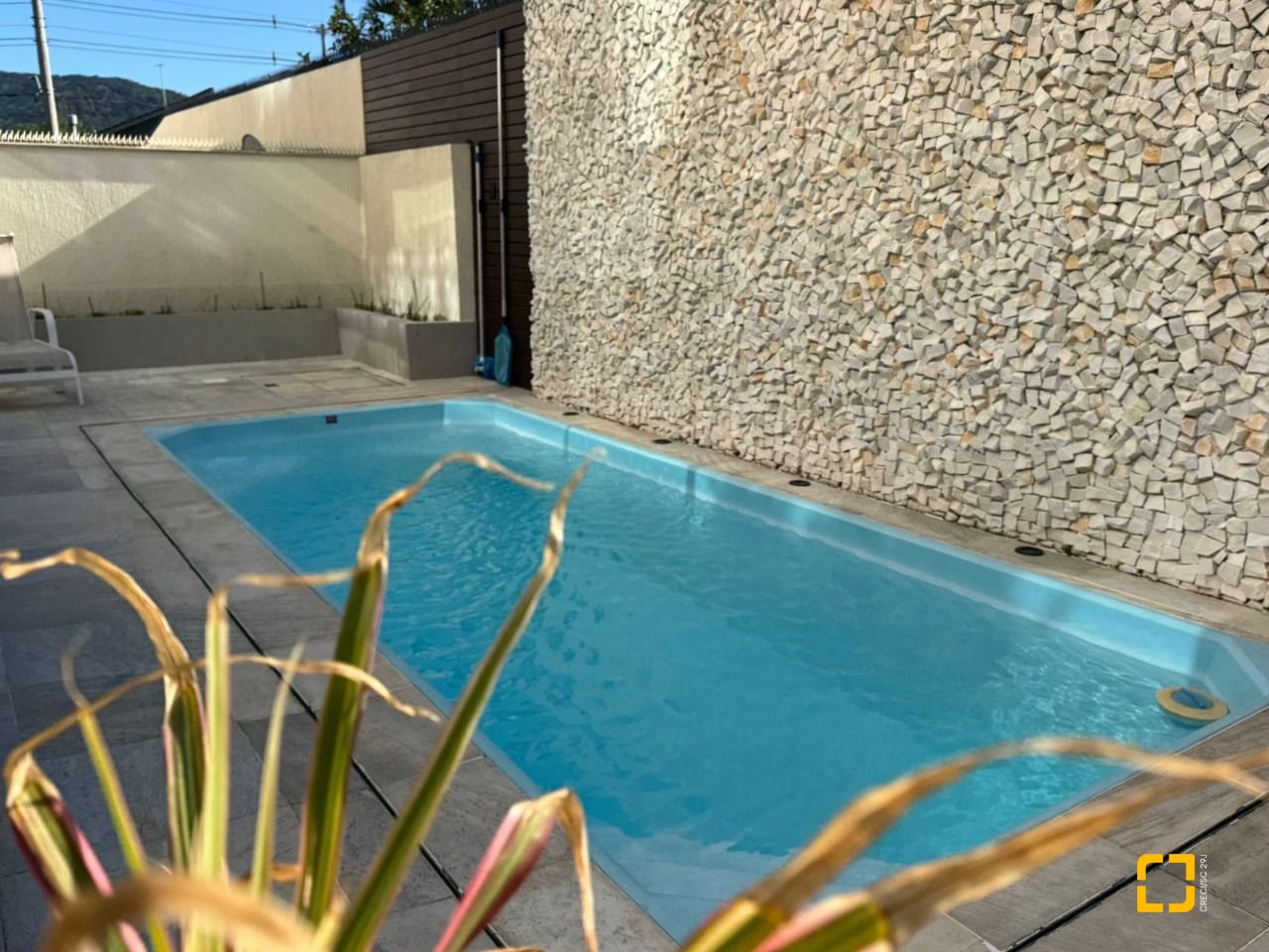 Cobertura com 199m², 3 quartos (sendo 1 suíte), 2 garagens, no bairro Lagoa da Conceição em Florianópolis