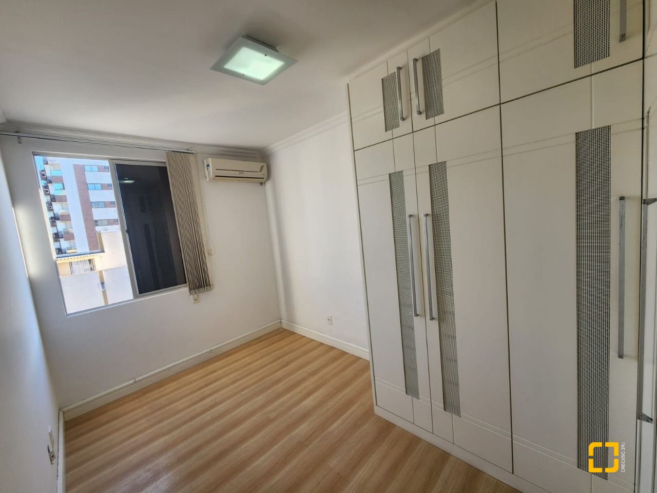 Cobertura com 226m², 4 quartos (sendo 1 suíte), 2 garagens, no bairro Coqueiros em Florianópolis