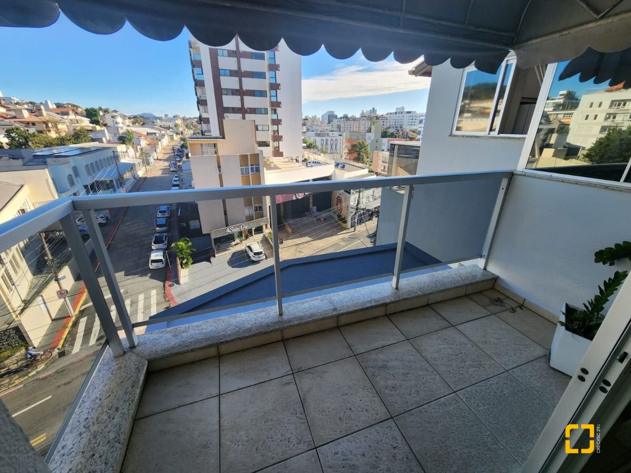 Cobertura com 226m², 3 quartos (sendo 1 suíte), 2 garagens, no bairro Coqueiros em Florianópolis