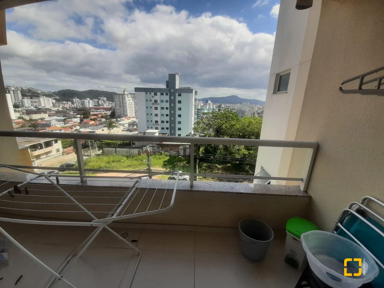 Apartamento com 80m², 2 quartos (sendo 1 suíte), 1 garagem, no bairro Barreiros em São José