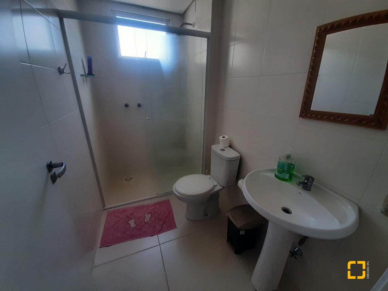 Apartamento com 80m², 2 quartos (sendo 1 suíte), 1 garagem, no bairro Barreiros em São José