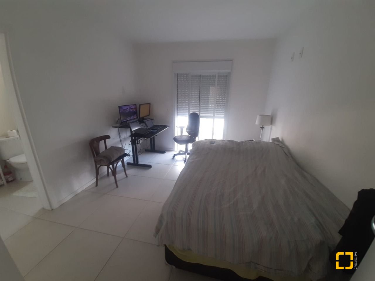 Apartamento com 80m², 2 quartos (sendo 1 suíte), 1 garagem, no bairro Barreiros em São José