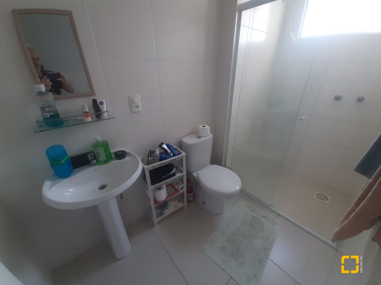 Apartamento com 80m², 2 quartos (sendo 1 suíte), 1 garagem, no bairro Barreiros em São José
