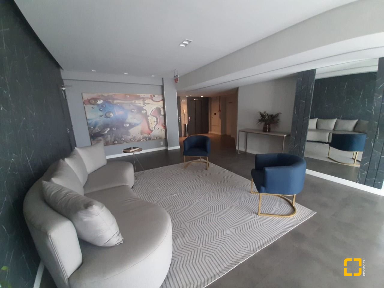 Apartamento com 80m², 2 quartos (sendo 1 suíte), 1 garagem, no bairro Barreiros em São José