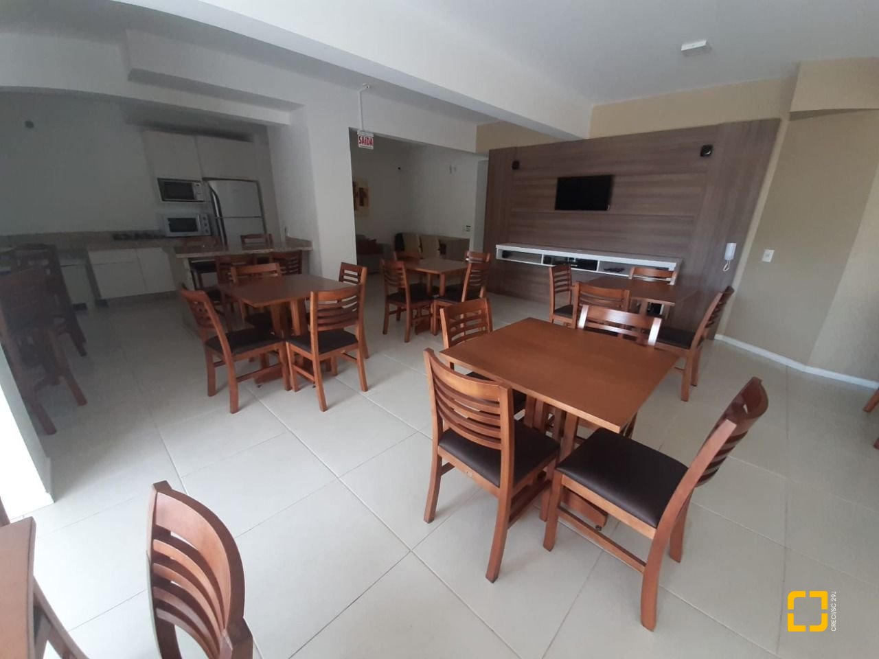 Apartamento com 80m², 2 quartos (sendo 1 suíte), 1 garagem, no bairro Barreiros em São José