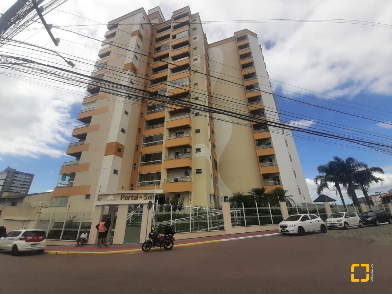 Apartamento com 80m², 2 quartos (sendo 1 suíte), 1 garagem, no bairro Barreiros em São José