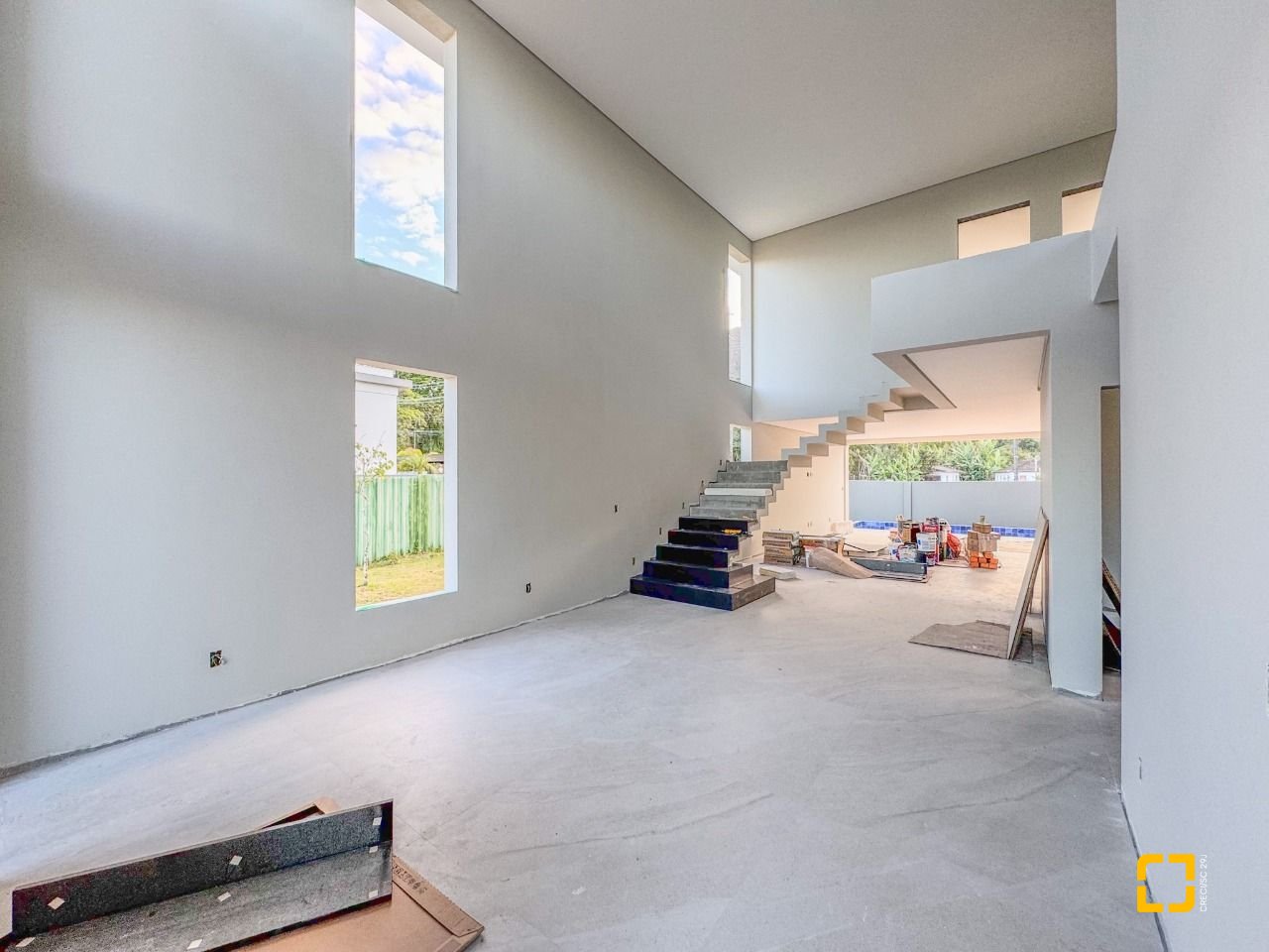 Casa de Condomínio com 275m², 4 quartos (sendo 4 suítes), 4 garagens, no bairro Pedra Branca em Palhoça