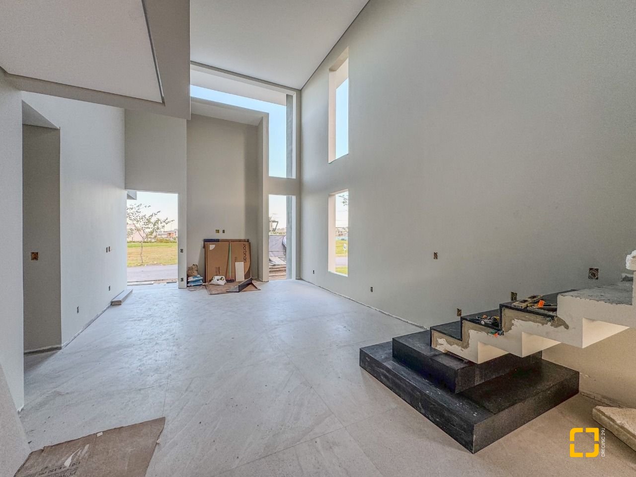 Casa de Condomínio com 275m², 4 quartos (sendo 4 suítes), 4 garagens, no bairro Pedra Branca em Palhoça