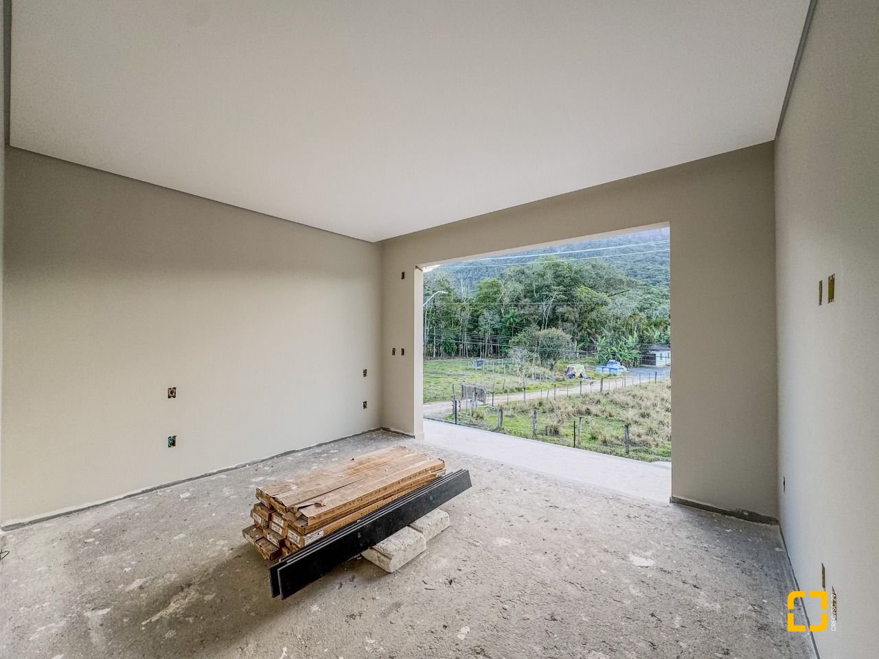 Casa de Condomínio com 275m², 4 quartos (sendo 4 suítes), 4 garagens, no bairro Pedra Branca em Palhoça