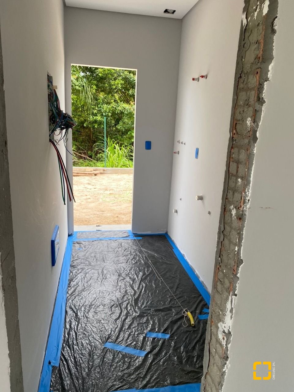 Casa de Condomínio com 181m², 6 quartos (sendo 3 suítes), 2 garagens, no bairro Canasvieiras em Florianópolis