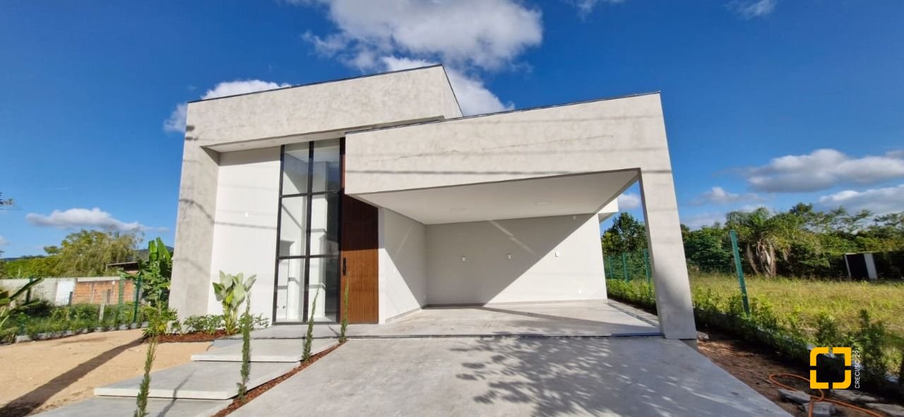 Casa de Condomínio com 181m², 3 quartos (sendo 3 suítes), 2 garagens, no bairro Canasvieiras em Florianópolis