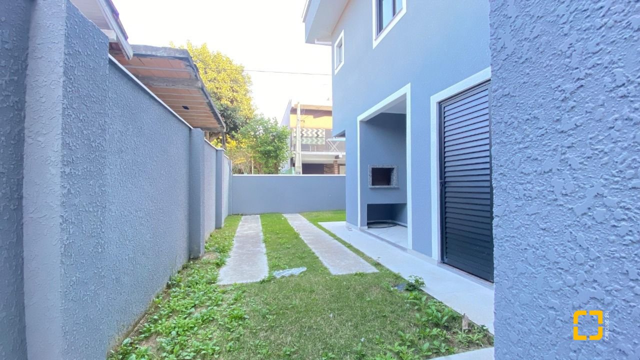 Casa com 70m², 6 quartos (sendo 3 suítes), 2 garagens, no bairro Ingleses em Florianópolis