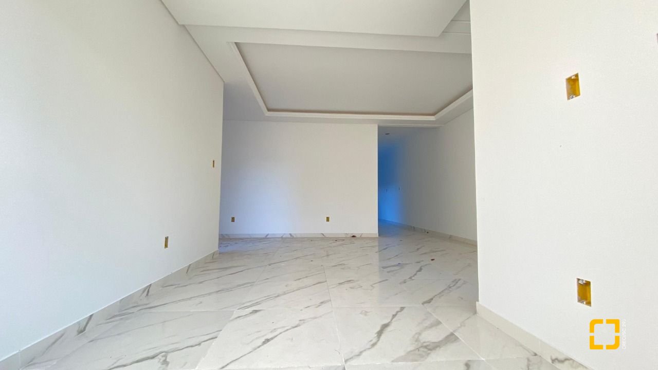 Casa com 70m², 6 quartos (sendo 3 suítes), 2 garagens, no bairro Ingleses em Florianópolis