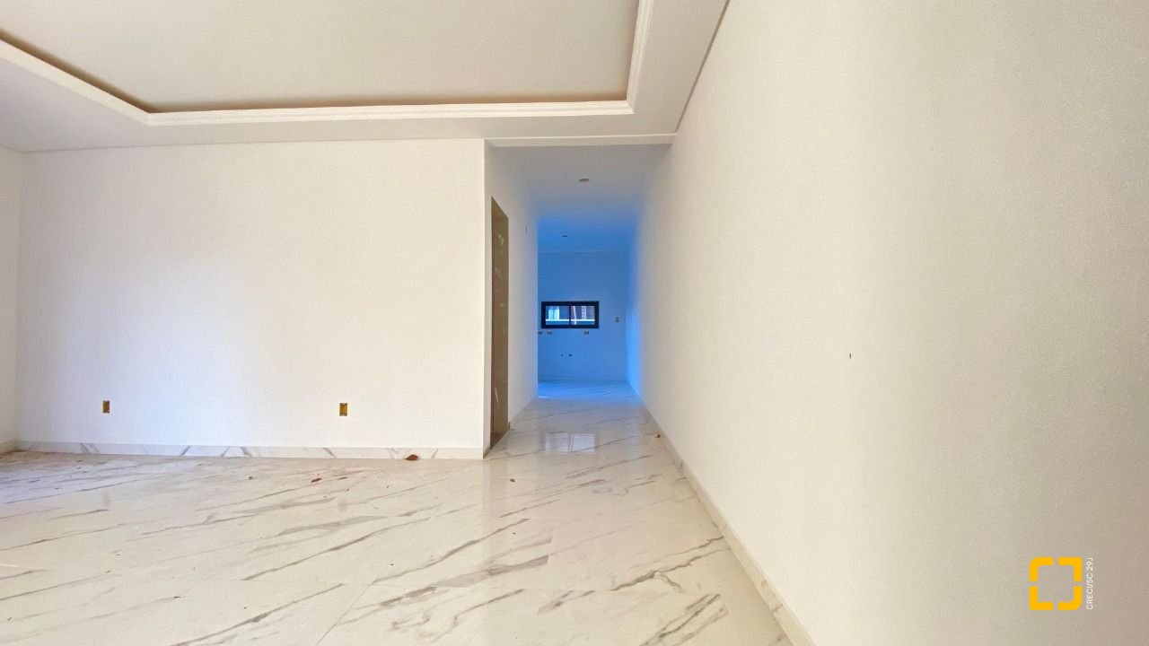 Casa com 70m², 6 quartos (sendo 3 suítes), 2 garagens, no bairro Ingleses em Florianópolis