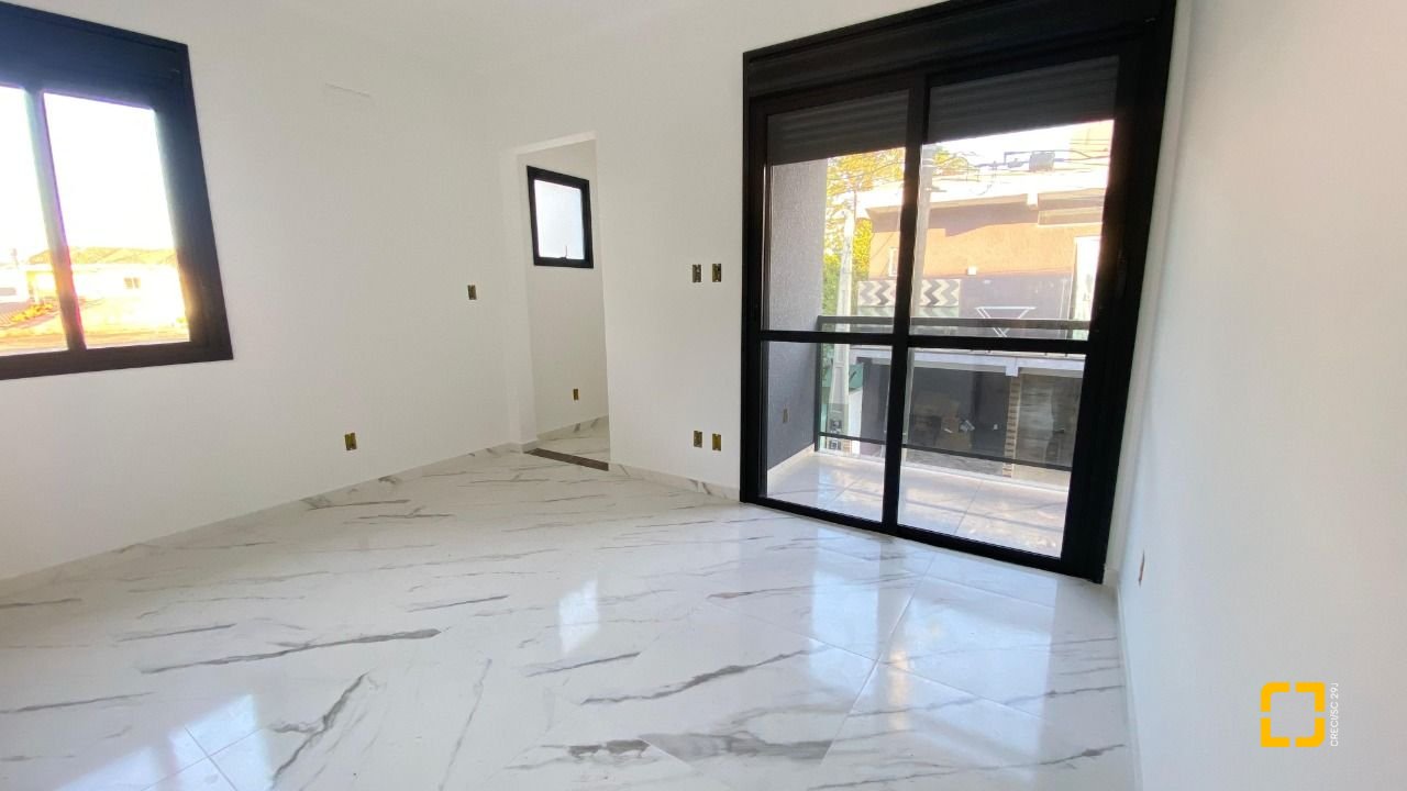 Casa com 70m², 6 quartos (sendo 3 suítes), 2 garagens, no bairro Ingleses em Florianópolis