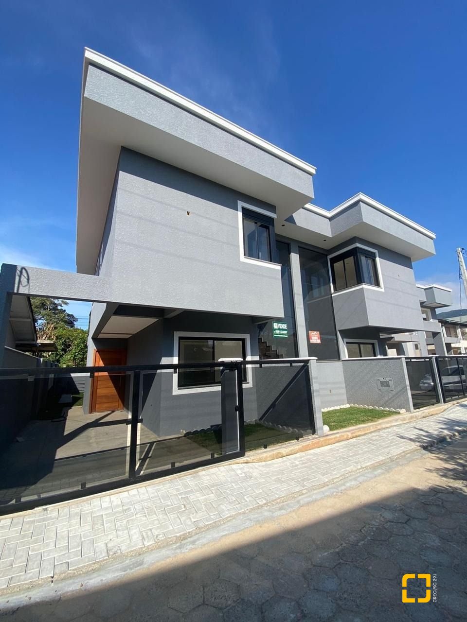 Casa com 70m², 6 quartos (sendo 3 suítes), 2 garagens, no bairro Ingleses em Florianópolis