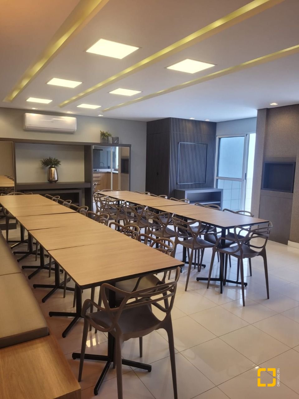Apartamento com 149m², 4 quartos (sendo 1 suíte), 4 garagens, no bairro Campinas em São José