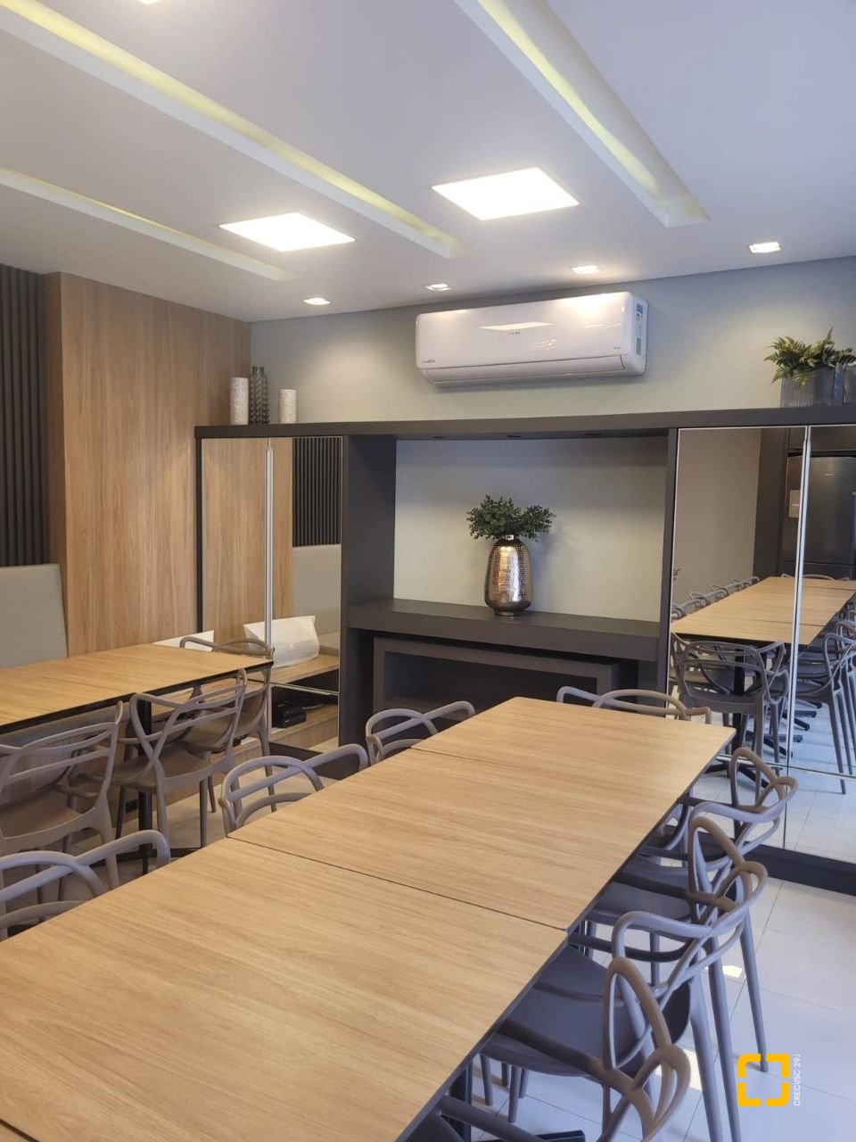 Apartamento com 149m², 4 quartos (sendo 1 suíte), 4 garagens, no bairro Campinas em São José