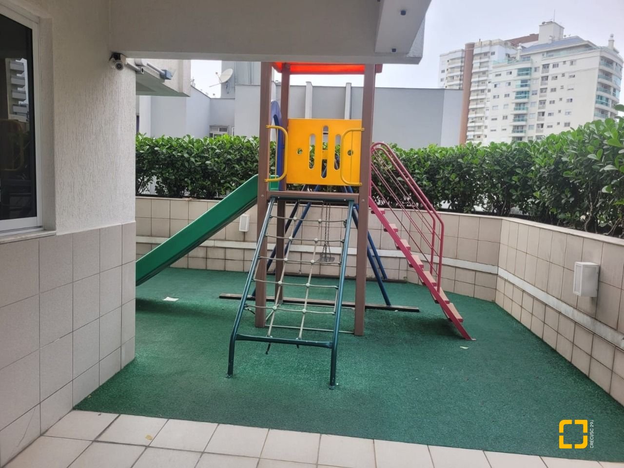 Apartamento com 149m², 4 quartos (sendo 1 suíte), 4 garagens, no bairro Campinas em São José