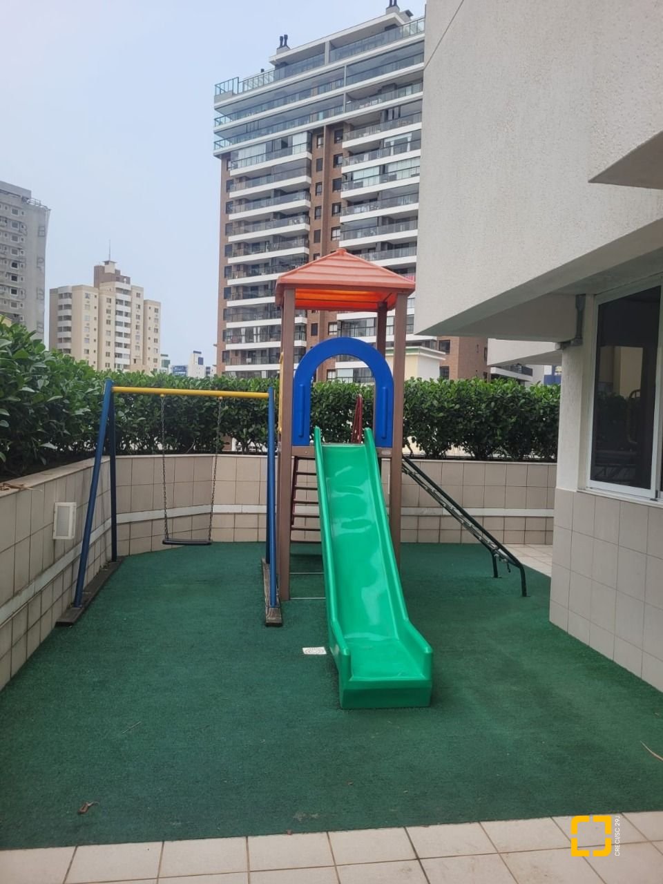 Apartamento com 149m², 4 quartos (sendo 1 suíte), 4 garagens, no bairro Campinas em São José