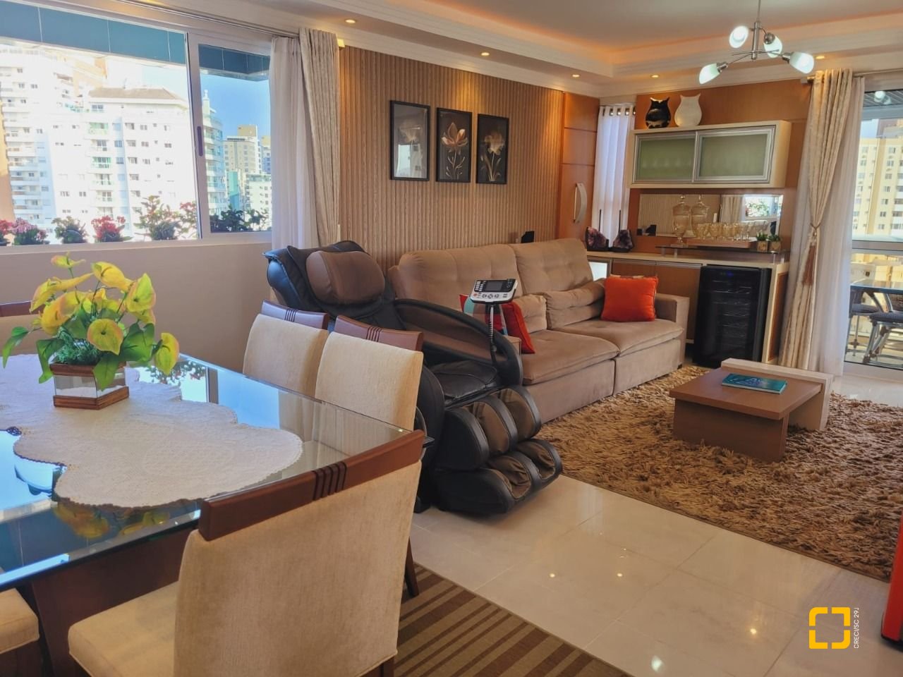 Apartamento com 149m², 4 quartos (sendo 1 suíte), 4 garagens, no bairro Campinas em São José