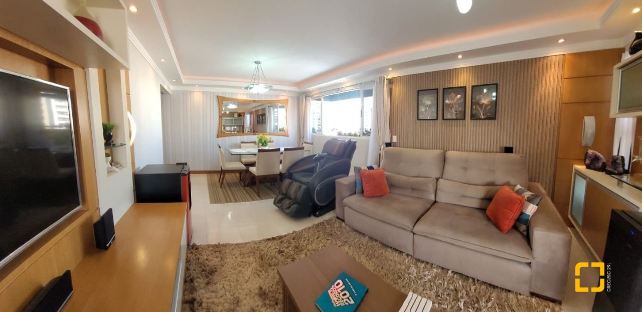 Apartamento com 149m², 4 quartos (sendo 1 suíte), 4 garagens, no bairro Campinas em São José