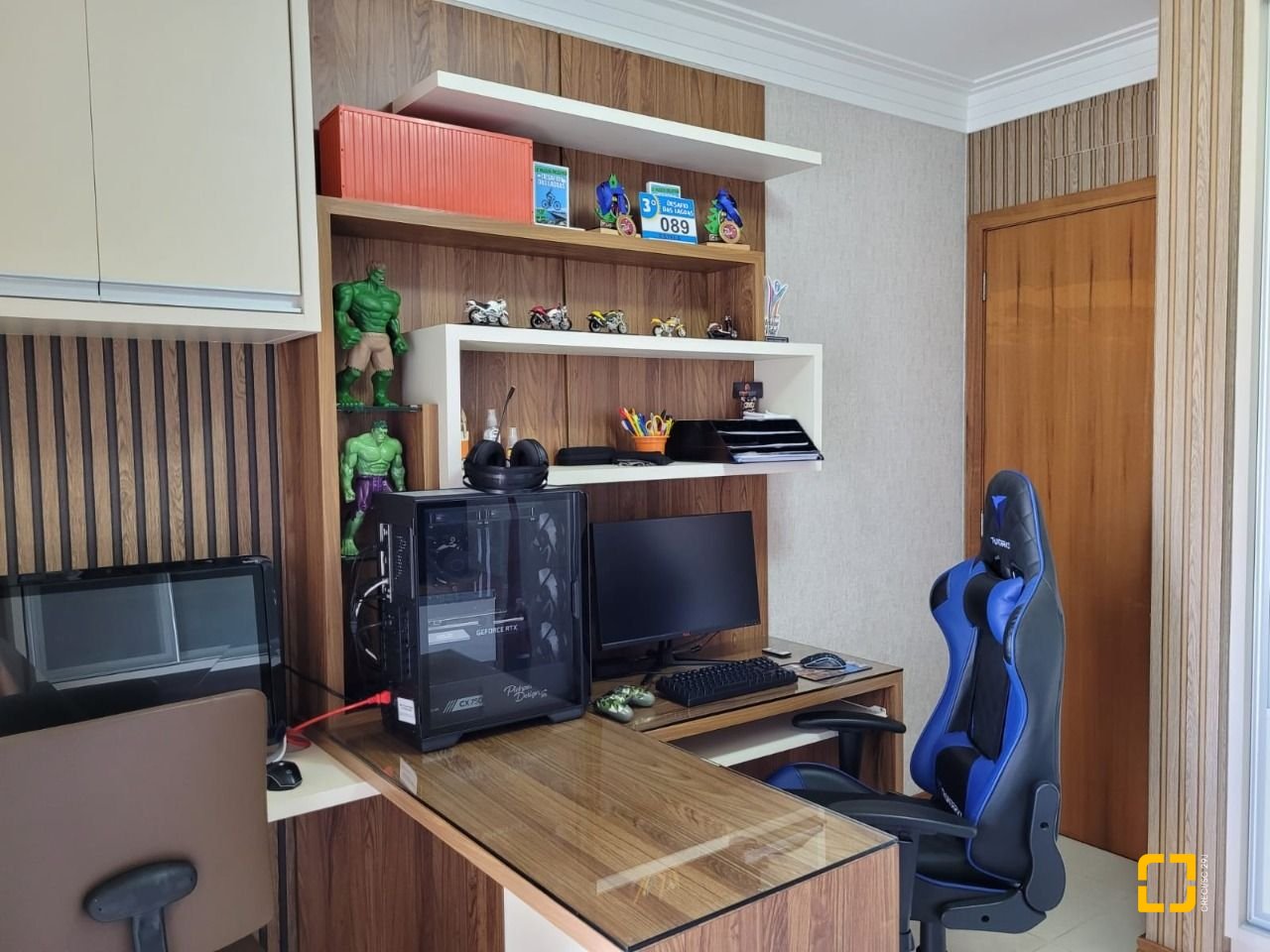 Apartamento com 149m², 4 quartos (sendo 1 suíte), 4 garagens, no bairro Campinas em São José