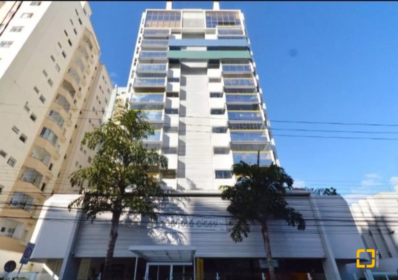 Apartamento com 149m², 4 quartos (sendo 1 suíte), 4 garagens, no bairro Campinas em São José