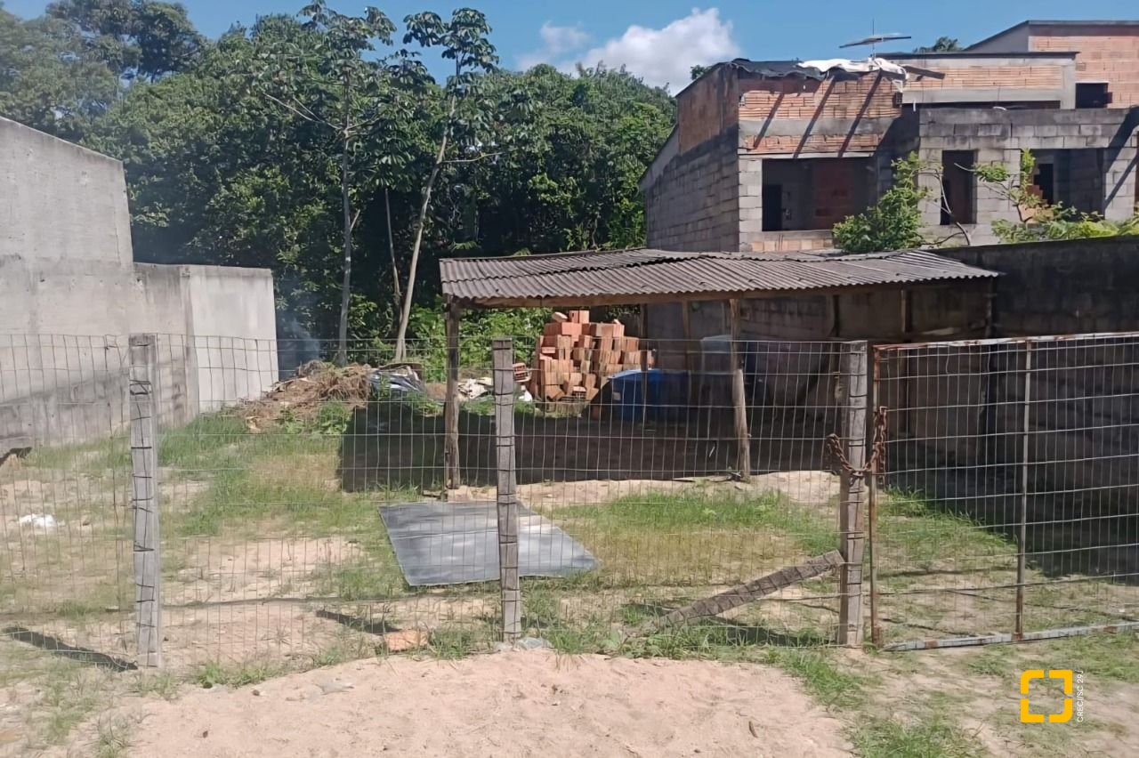 Terreno com 235m², no bairro Forquilhas em São José