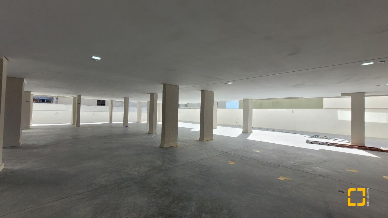 Apartamento com 67m², 2 quartos (sendo 1 suíte), 1 garagem, no bairro Ipiranga em São José