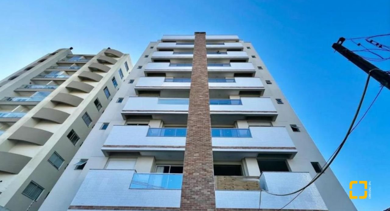 Apartamento com 67m², 2 quartos (sendo 1 suíte), 1 garagem, no bairro Ipiranga em São José