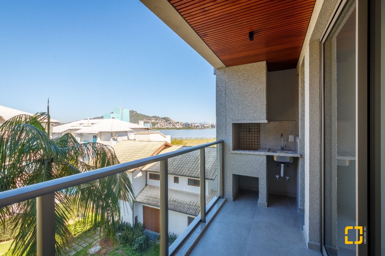 Apartamento com 100m², 4 quartos (sendo 1 suíte), 2 garagens, no bairro João Paulo em Florianópolis