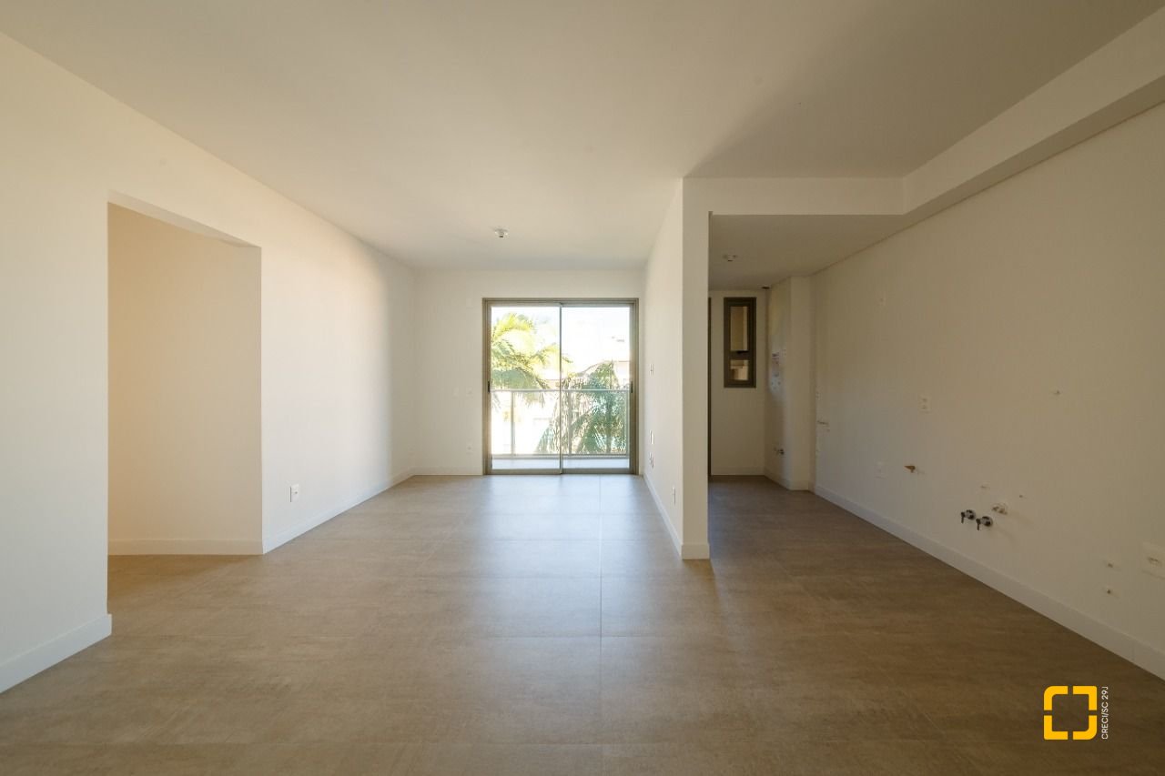 Apartamento com 100m², 4 quartos (sendo 1 suíte), 2 garagens, no bairro João Paulo em Florianópolis
