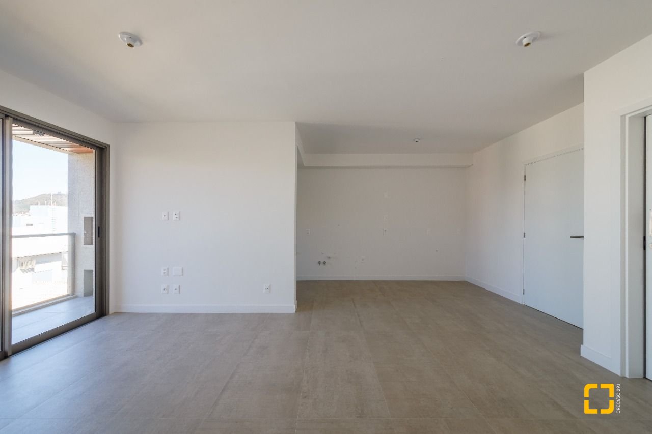 Apartamento com 100m², 4 quartos (sendo 1 suíte), 2 garagens, no bairro João Paulo em Florianópolis