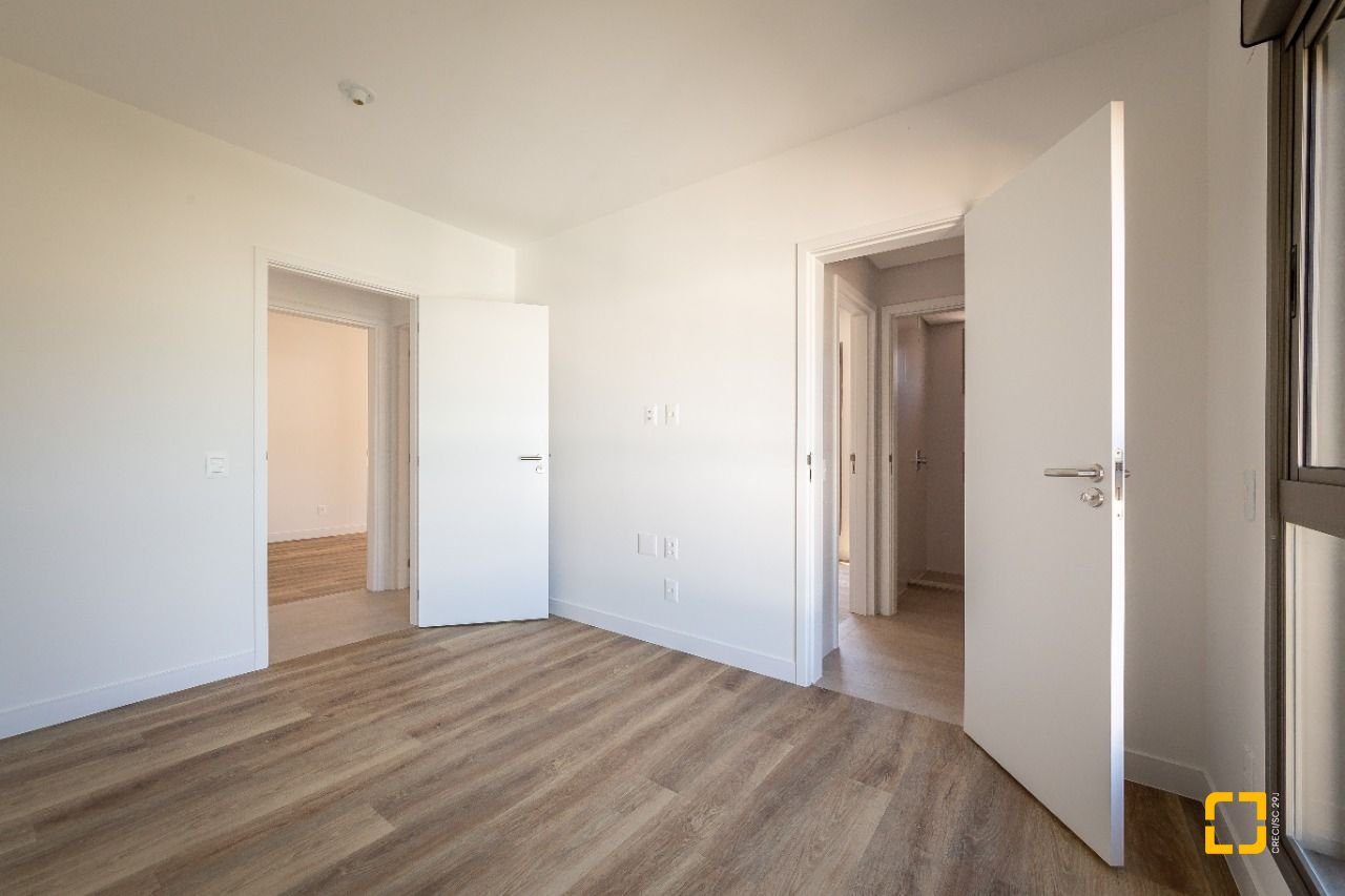 Apartamento com 100m², 4 quartos (sendo 1 suíte), 2 garagens, no bairro João Paulo em Florianópolis