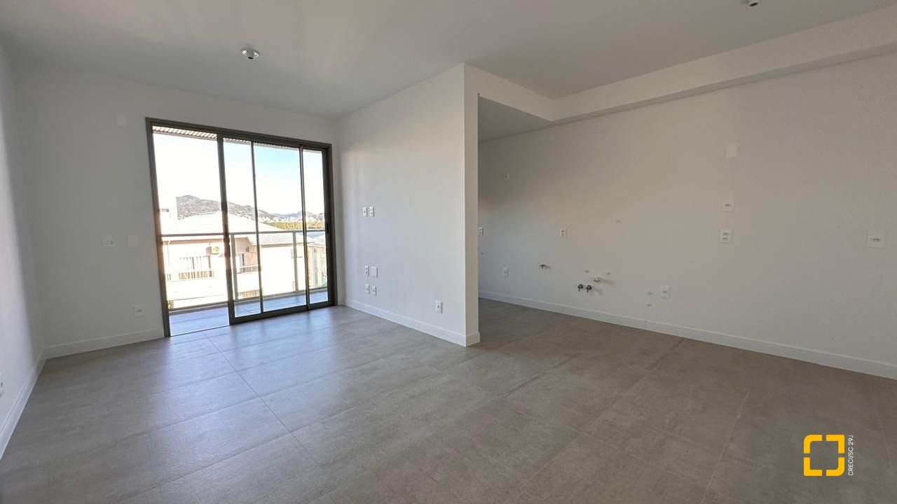 Apartamento com 91m², 4 quartos (sendo 1 suíte), 2 garagens, no bairro João Paulo em Florianópolis