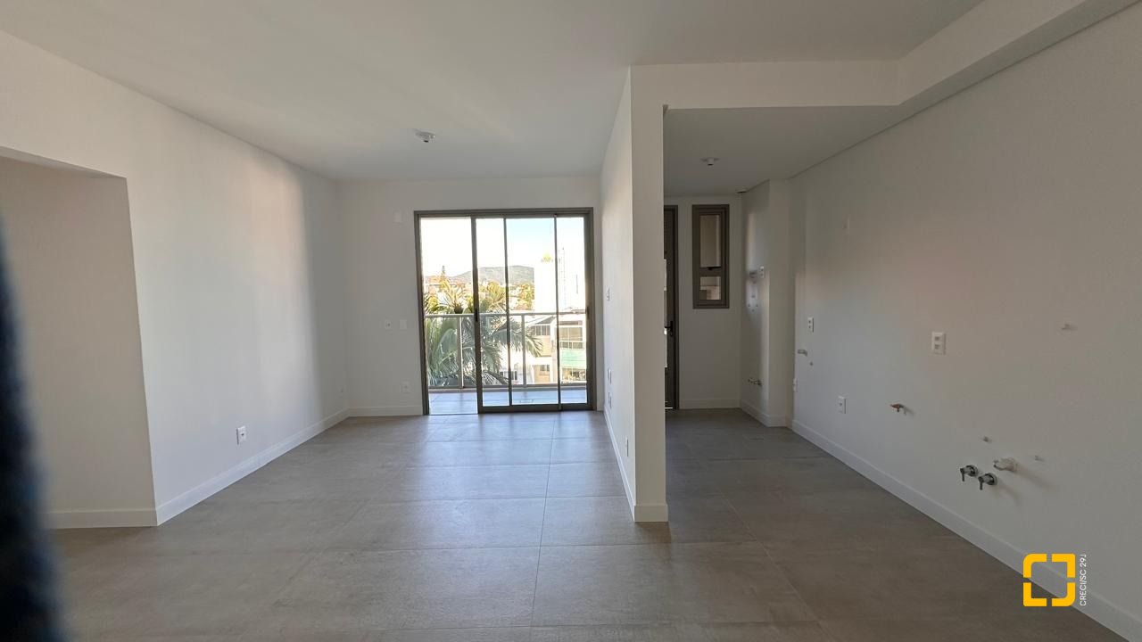 Apartamento com 91m², 4 quartos (sendo 1 suíte), 2 garagens, no bairro João Paulo em Florianópolis