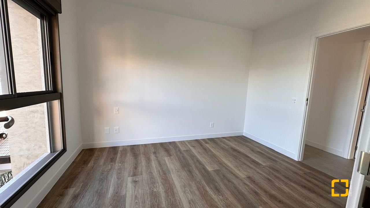 Apartamento com 91m², 4 quartos (sendo 1 suíte), 2 garagens, no bairro João Paulo em Florianópolis