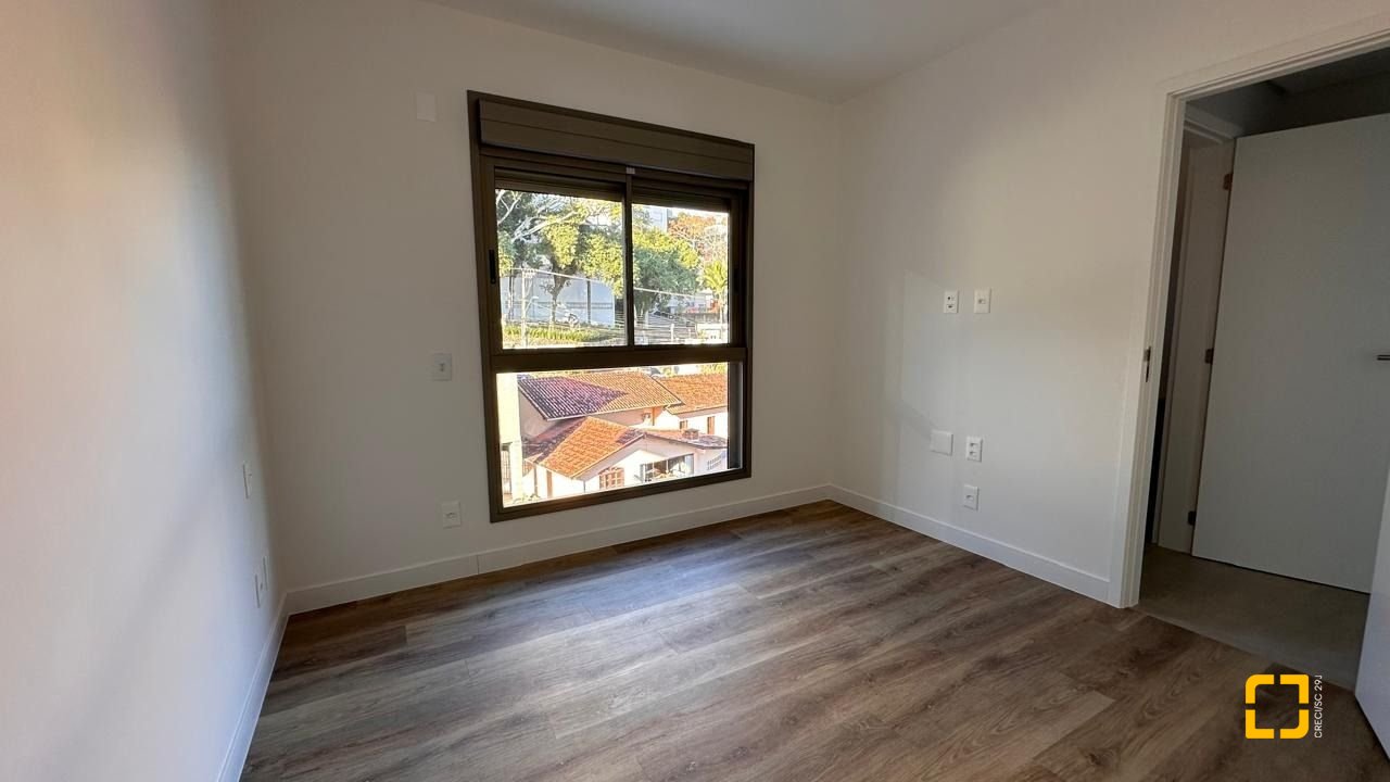 Apartamento com 91m², 4 quartos (sendo 1 suíte), 2 garagens, no bairro João Paulo em Florianópolis