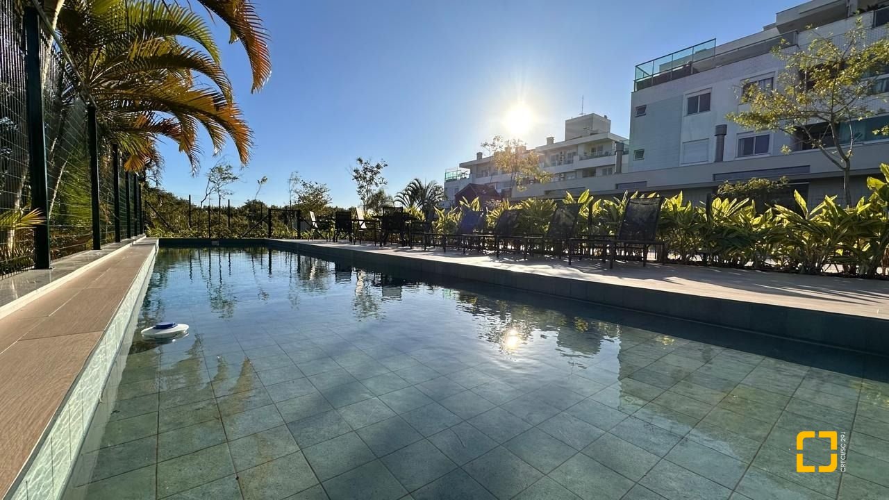 Apartamento com 91m², 4 quartos (sendo 1 suíte), 2 garagens, no bairro João Paulo em Florianópolis