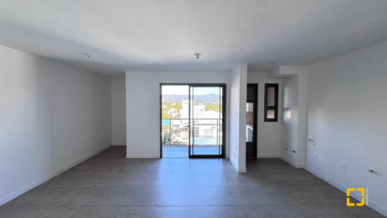 Apartamento com 102m², 4 quartos (sendo 2 suítes), 2 garagens, no bairro João Paulo em Florianópolis