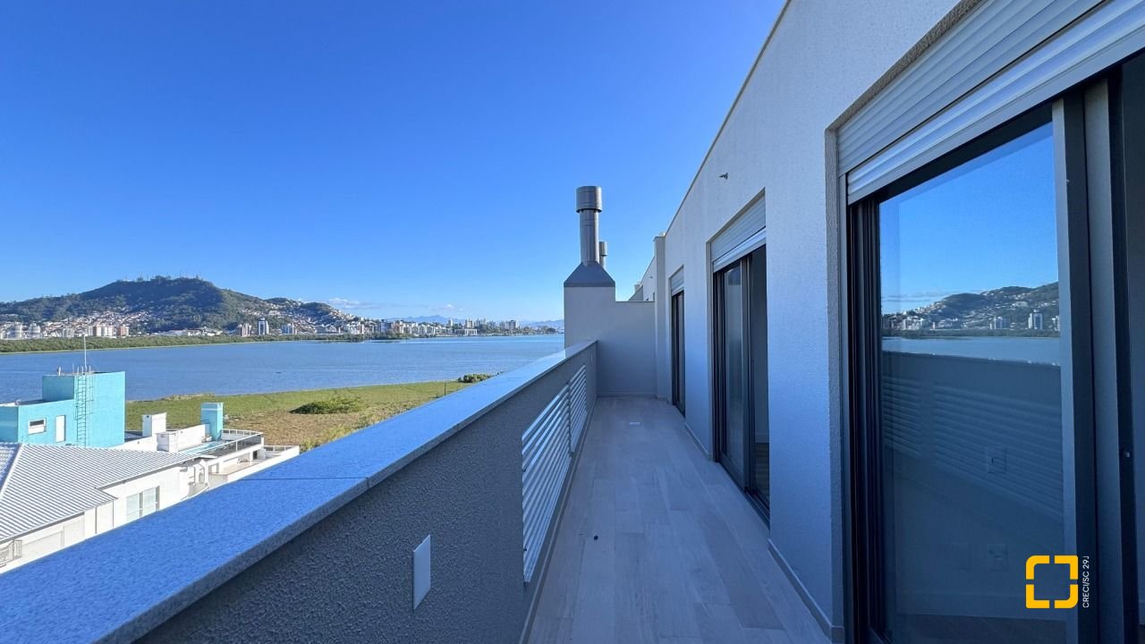 Apartamento com 102m², 4 quartos (sendo 2 suítes), 2 garagens, no bairro João Paulo em Florianópolis