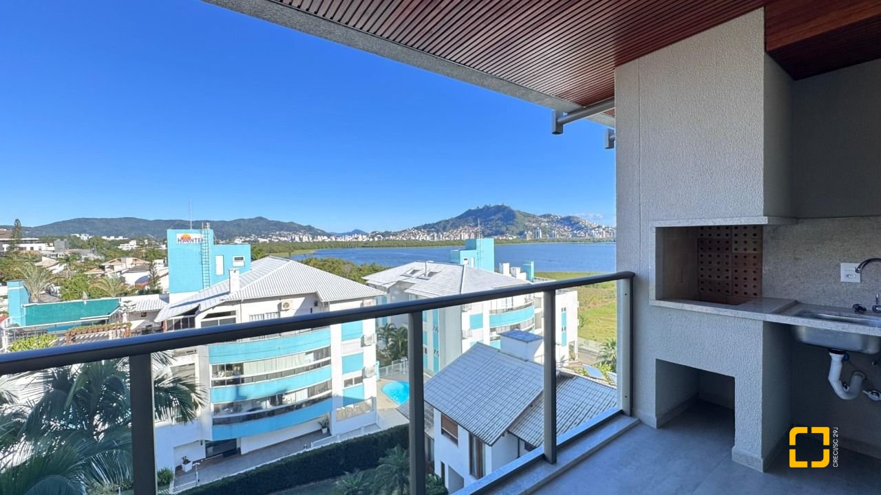 Apartamento com 102m², 4 quartos (sendo 2 suítes), 2 garagens, no bairro João Paulo em Florianópolis